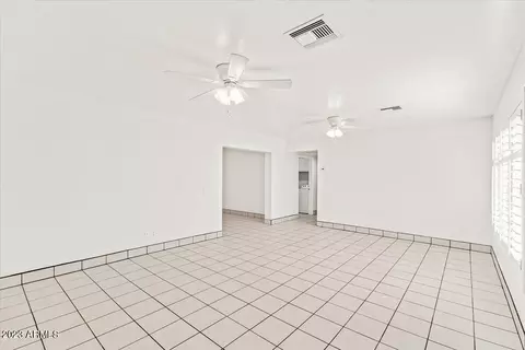 5037 E Clarendon Ave, Phoenix, AZ 85018 photo 7