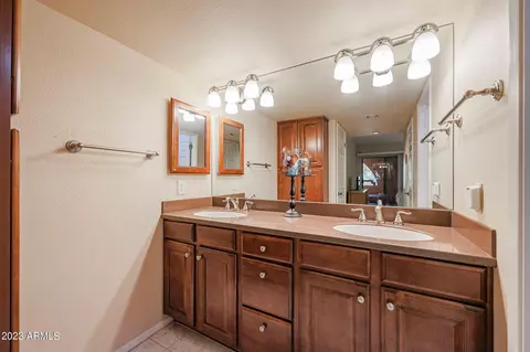 Bath - 4303 E Cactus Rd #431, Phoenix, AZ 85032 photo 2 of 3