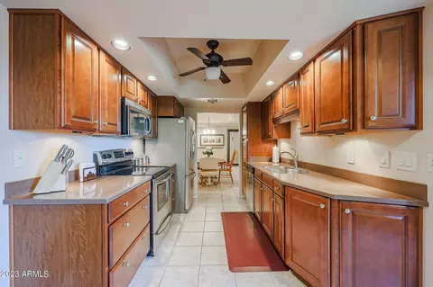 Kitchen - 4303 E Cactus Rd #431, Phoenix, AZ 85032 photo 1 of 5