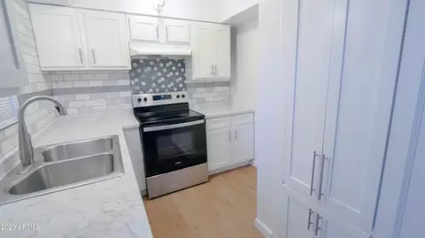 3524 W Dunlap Ave #113, Phoenix, AZ 85051
