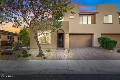 803 E Silversword Ln, San Tan Valley, AZ 85140