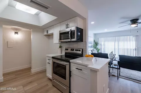 4608 W Maryland Ave #214, Glendale, AZ 85301