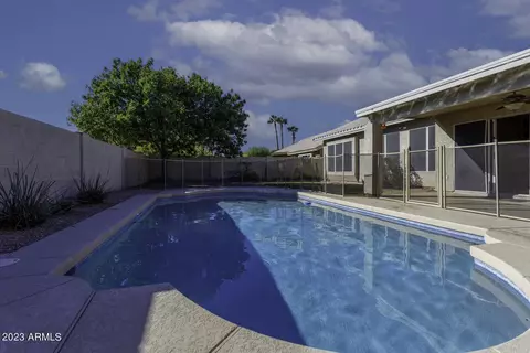 333 E Arabian Dr, Gilbert, AZ 85296 photo 3