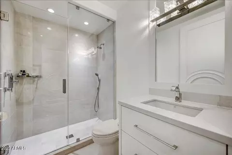 2402 Esplanade Ln E #1102, Phoenix, AZ 85016 photo 30