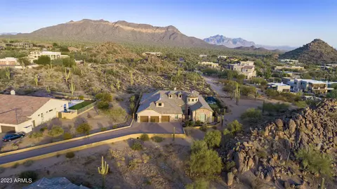 8965 E Rosedale Cir, Mesa, AZ 85207 photo 2