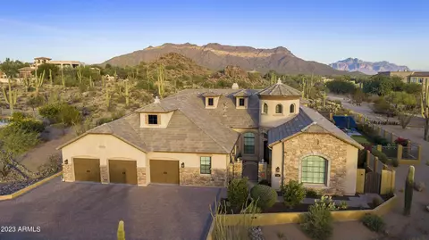 8965 E Rosedale Cir, Mesa, AZ 85207