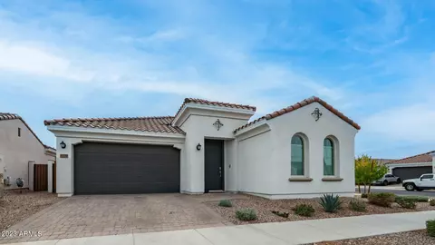 9739 E Red Giant Dr, Mesa, AZ 85212