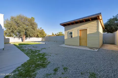 Exterior - 2531 E Mercer Ln, Phoenix, AZ 85028 photo 4 of 6