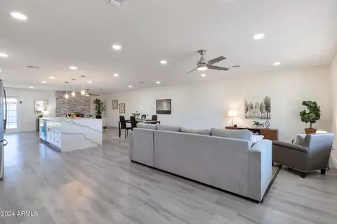 Kitchen - 2531 E Mercer Ln, Phoenix, AZ 85028 photo 1 of 5