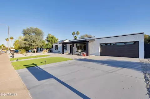 Exterior - 2531 E Mercer Ln, Phoenix, AZ 85028 photo 2 of 6