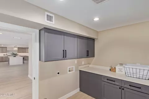 155 N Pecan Ct, Gilbert, AZ 85234 photo 9