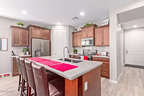 3761 E Welton Ln, Gilbert, AZ 85295 photo 9