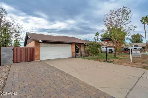 8508 N 54th Dr, Glendale, AZ 85302