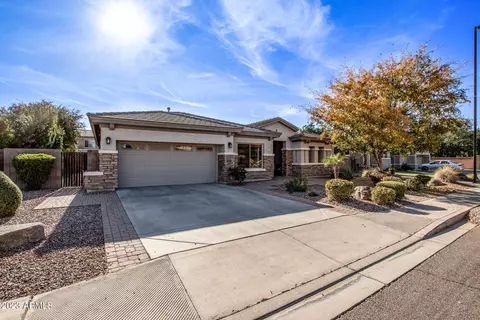 587 E Benrich Dr, Gilbert, AZ 85295 photo 3