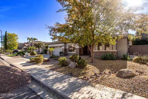 587 E Benrich Dr, Gilbert, AZ 85295 photo 4