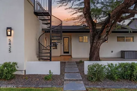 5425 E Verde Ln, Phoenix, AZ 85018 photo 2