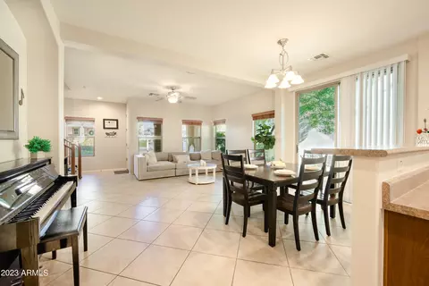 853 S Pheasant Dr, Gilbert, AZ 85296 photo 4