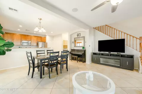 853 S Pheasant Dr, Gilbert, AZ 85296 photo 3