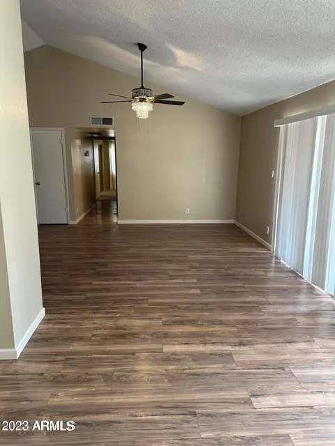 9632 N 55 Ave, Glendale, AZ 85302