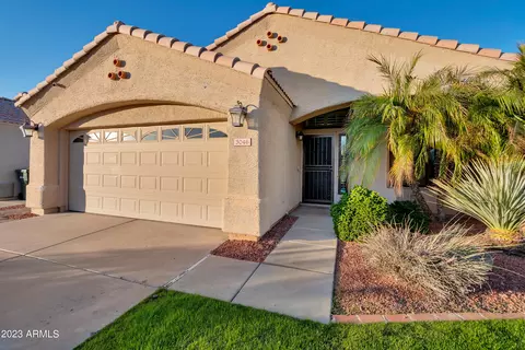 3046 E Wescott Dr, Phoenix, AZ 85050