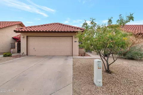 5213 E Half Moon Dr, Phoenix, AZ 85044
