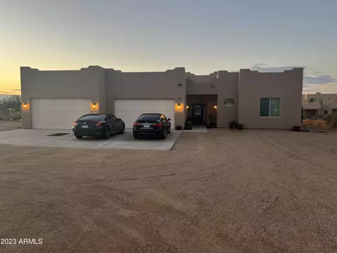 319 E Kaniksu St, Apache Junction, AZ 85119