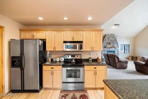 2972 Rim Cir, Overgaard, AZ 85933 photo 11