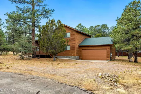 2972 Rim Cir, Overgaard, AZ 85933