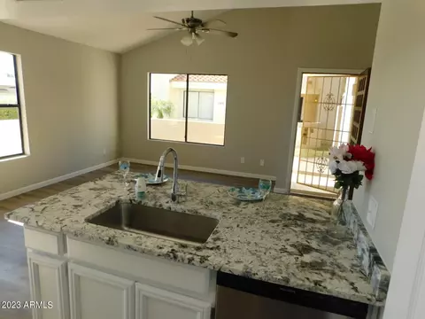 820 E Morningside Dr, Phoenix, AZ 85022 photo 3