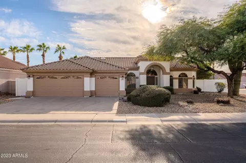 637 W Jasper Dr, Gilbert, AZ 85233 photo 2
