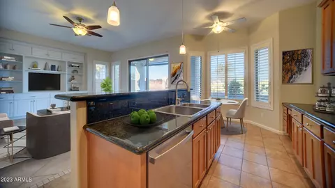 6780 S St Andrews Way, Gilbert, AZ 85298 photo 6