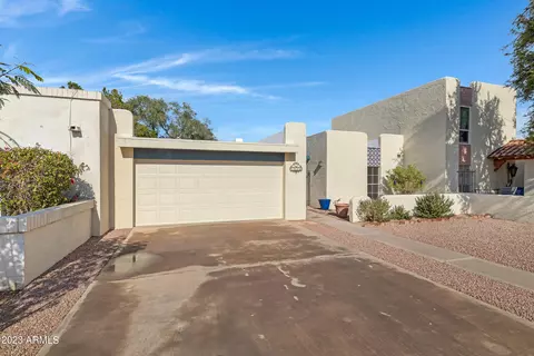 1008 E Laguna Dr, Tempe, AZ 85282 photo 2
