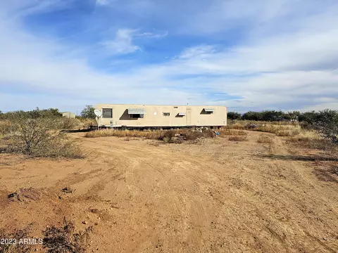 423 E Camino De Pampas --, Huachuca City, AZ 85616
