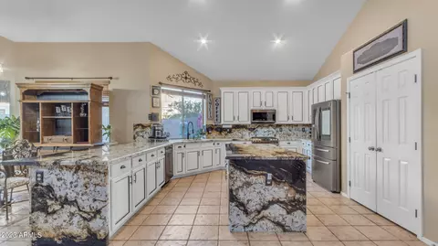11316 E Roselle Cir, Mesa, AZ 85212 photo 7
