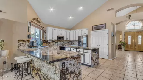 11316 E Roselle Cir, Mesa, AZ 85212 photo 8