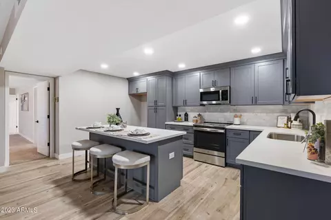 7830 E Camelback Rd E #702, Scottsdale, AZ 85251