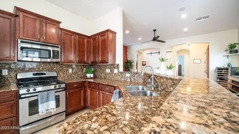 8639 E Indigo St, Mesa, AZ 85207 photo 8