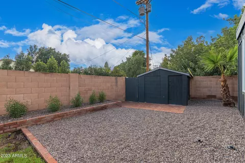 Exterior - 3733 E Piccadilly Rd, Phoenix, AZ 85018 photo 7 of 8