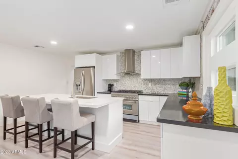 Kitchen - 3733 E Piccadilly Rd, Phoenix, AZ 85018 photo 1 of 4