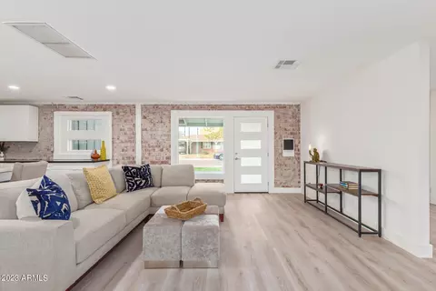 Living - 3733 E Piccadilly Rd, Phoenix, AZ 85018 photo 1 of 3