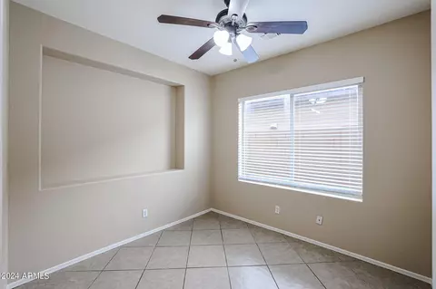 9336 W Milkweed Loop, Phoenix, AZ 85037 photo 5