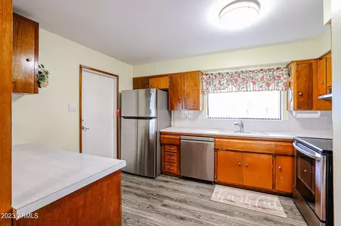 6818 N 38th Dr, Phoenix, AZ 85019 photo 9