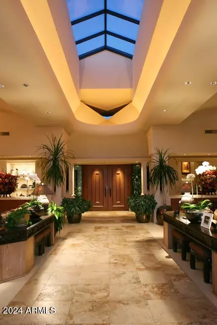 Entry Way - 15 Biltmore Estates Dr, Phoenix, AZ 85016 photo 2 of 4