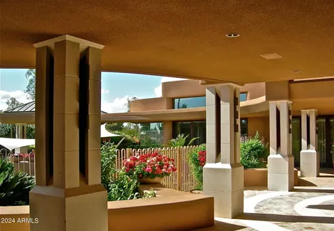 Exterior - 15 Biltmore Estates Dr, Phoenix, AZ 85016 photo 5 of 12