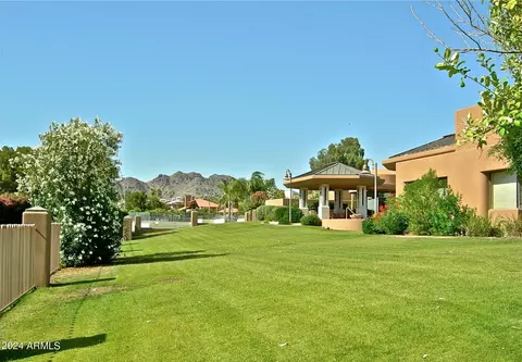 Exterior - 15 Biltmore Estates Dr, Phoenix, AZ 85016 photo 10 of 12