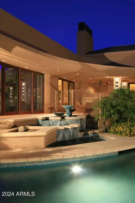Exterior - 15 Biltmore Estates Dr, Phoenix, AZ 85016 photo 7 of 12