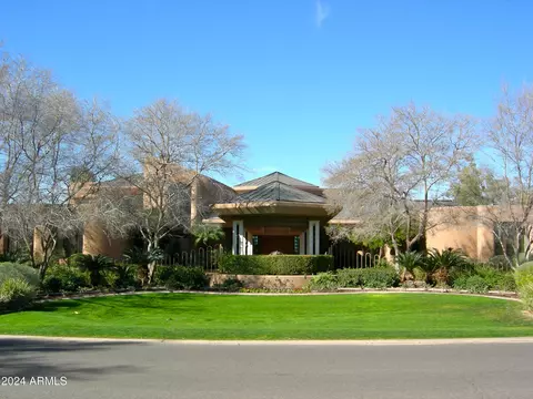 15 Biltmore Estates Dr, Phoenix, AZ 85016