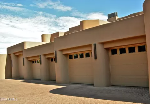 Exterior - 15 Biltmore Estates Dr, Phoenix, AZ 85016 photo 11 of 12