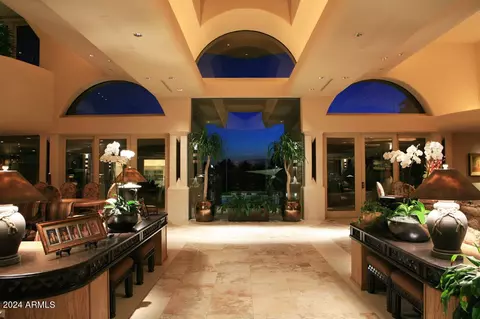Entry Way - 15 Biltmore Estates Dr, Phoenix, AZ 85016 photo 3 of 4