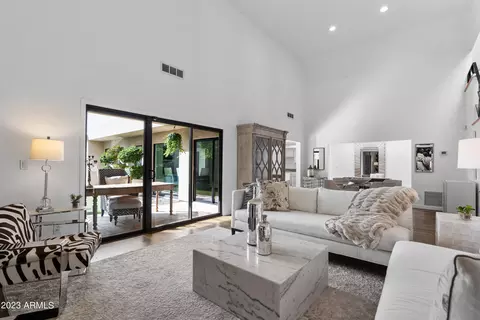 3041 E Claremont Ave, Phoenix, AZ 85016 photo 13